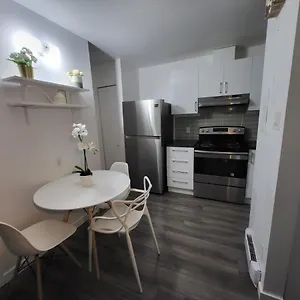 2 Bedrooms In A Heart Of Downtown Apartment Montreal